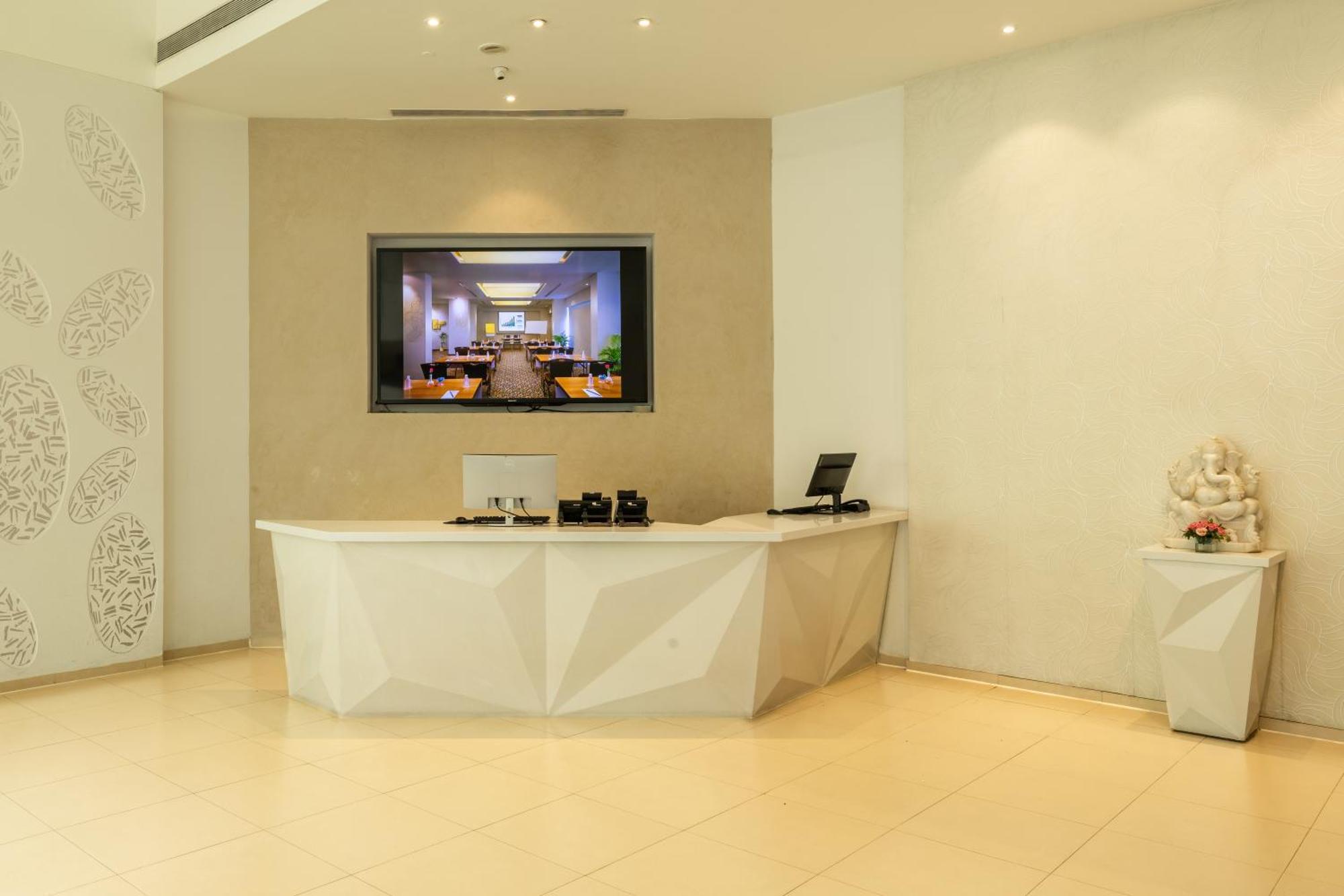 Hotel Kohinoor Elite Near Bkc Mumbai Exterior photo